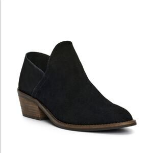 NWT LUCKY BRAND Ankle Bootie. Black. Size 8